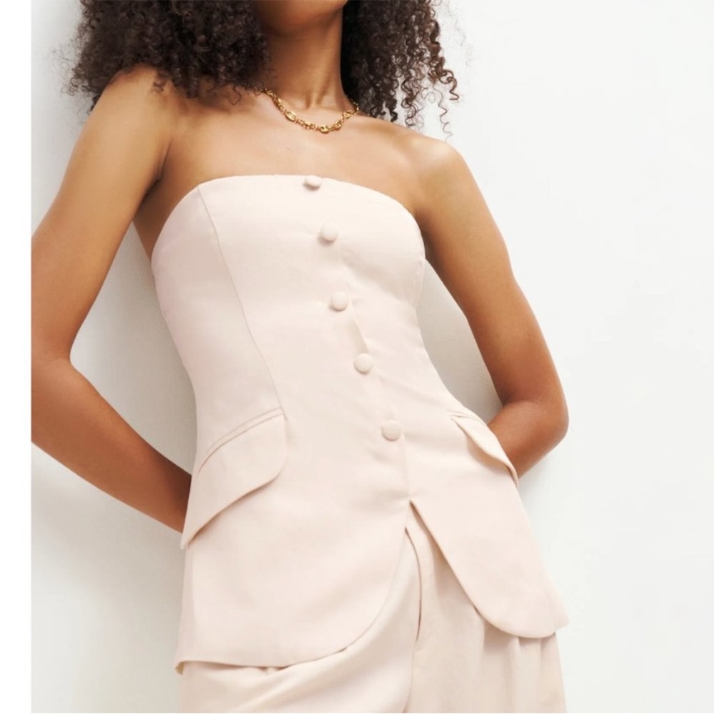 Reformation Tonya Tube Top - Oyster Ivory
New without tags
Never worn
Size 8